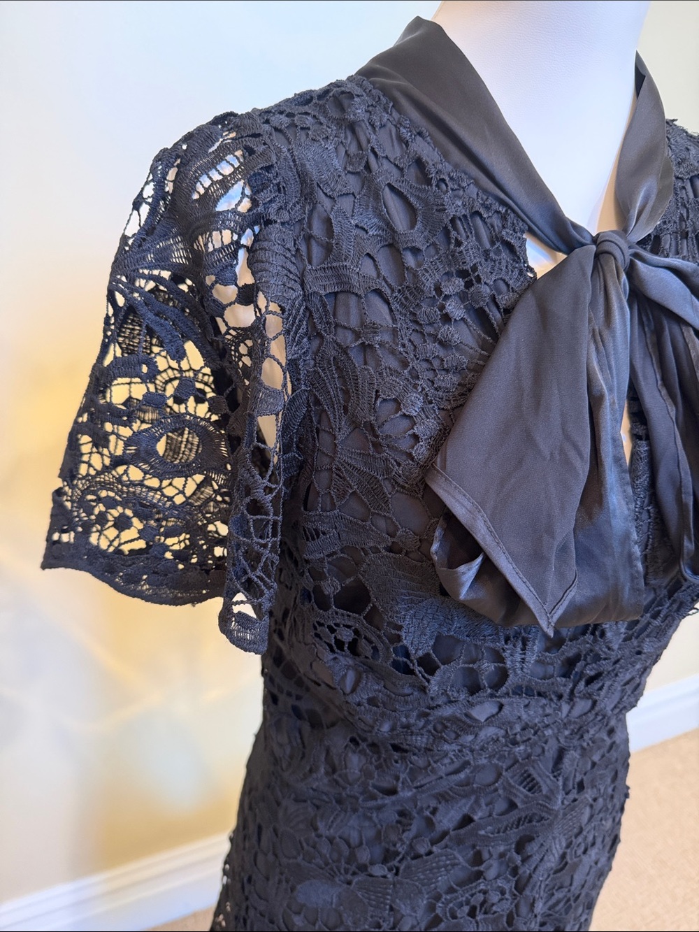 SugarLips Black Lace Bow Neck Mini Dress NWT Size M Crochet A-Line Party Dress - Picture 4 of 8